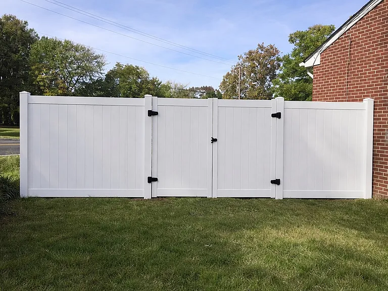 734 Burgess Ave — Photo 4