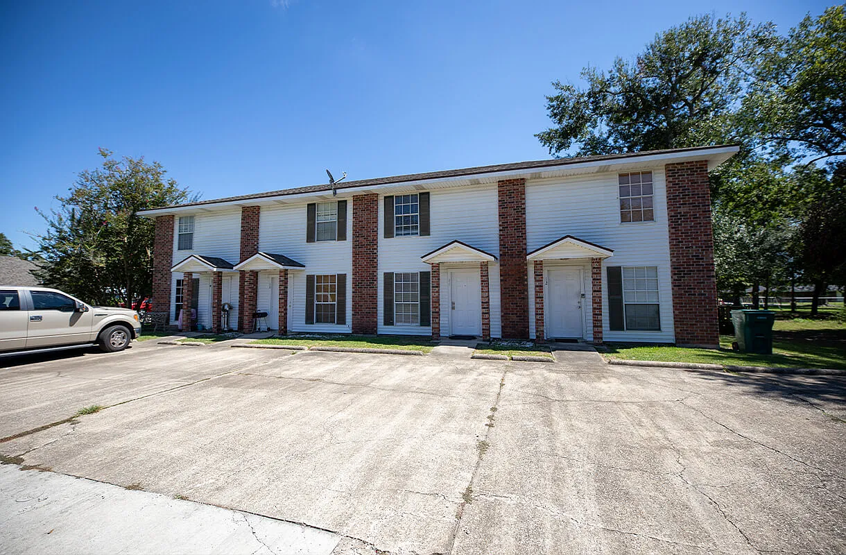 2 bed, 1.5 bath, 1000 sqft, $995 — Photo 1