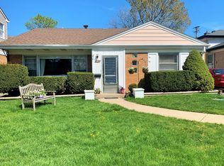 142 Thelin Ct, Wilmette, IL 60091