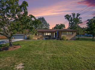 1812 Ritter Hills Dr, Norton Shores, MI 49441