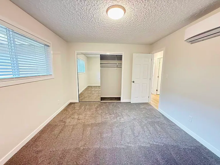 10919 SE 5th St — Photo 7