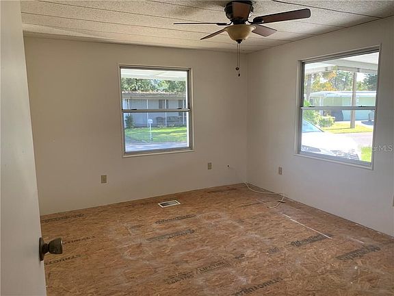 4th image of 1109 Southland Dr