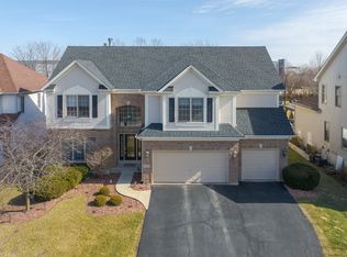 883 Tipperary St, Gilberts, IL 60136