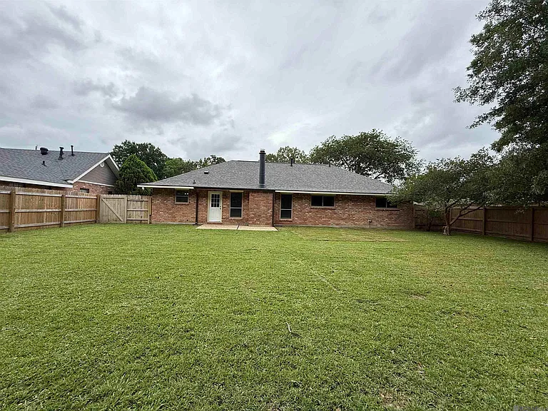 8763 Sharlane Dr — Photo 13