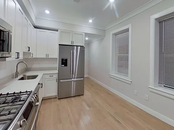 4 Seven Englewood Ave, Brighton, MA 02135