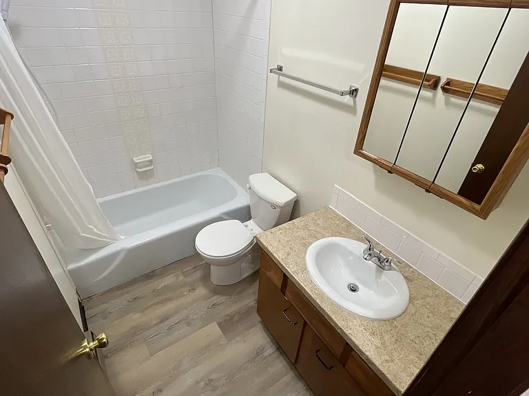 470 Monroe St #8 — Photo 6