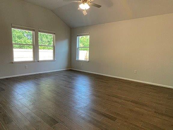 2nd image of 2041 Sara Vista Dr