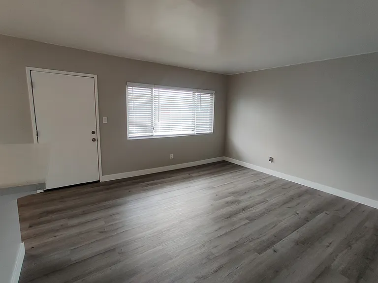 14517 S Vermont Ave — Photo 6