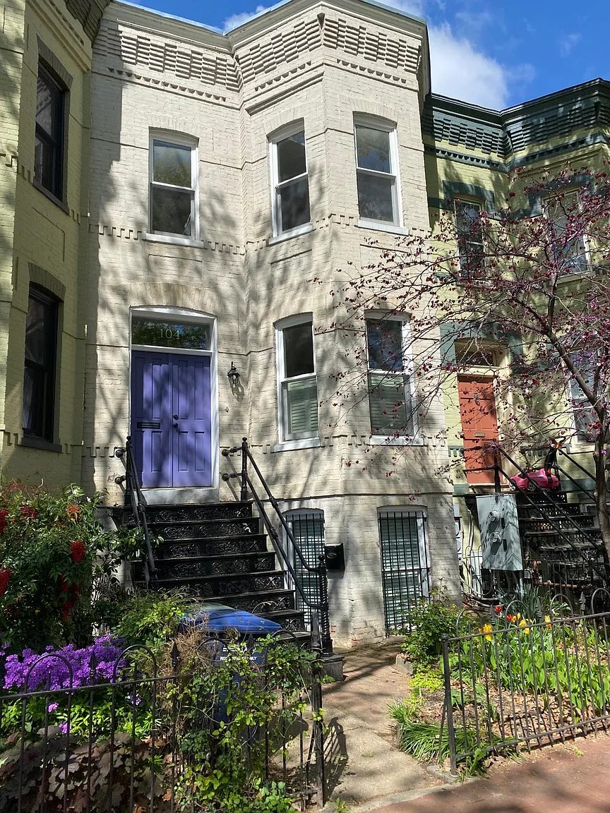 104 8th St NE APT A photo 1