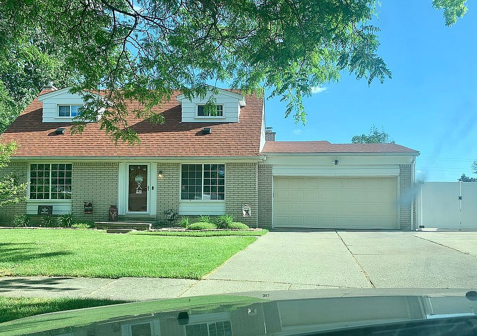 2nd image of 22371 Beechwood Ct