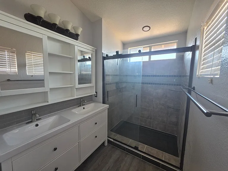 1354 Carriage Ln — Photo 14