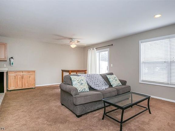 4th image of 10 Cotton Ct