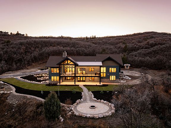 3rd image of 5842 Old Snowbasin Rd