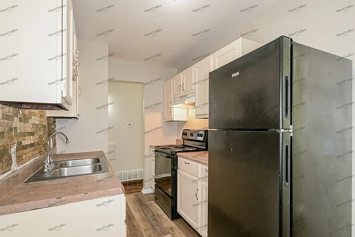 10623 Hallwood Dr — Photo 6
