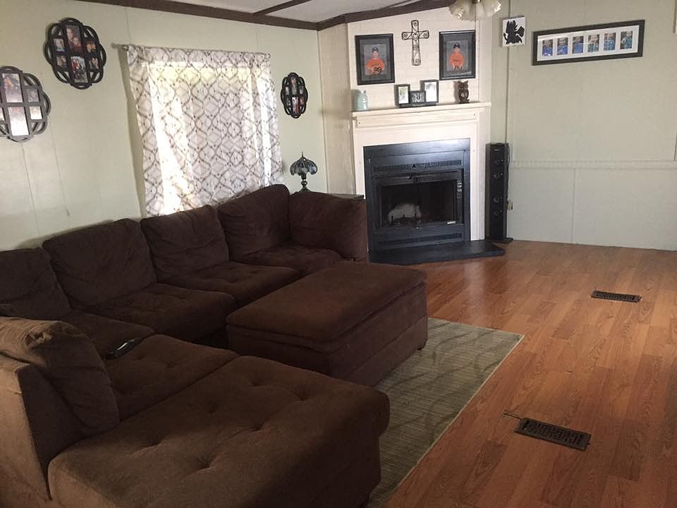 1st image of 117 Applewood Ln