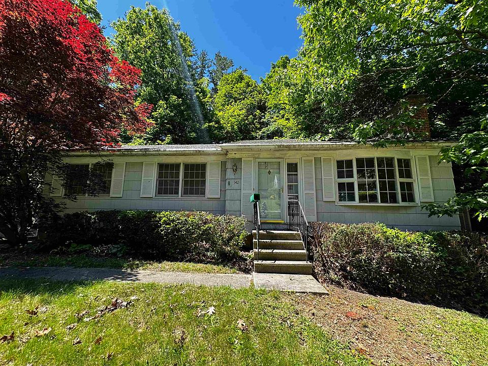 1st image of 142 Pine Circle