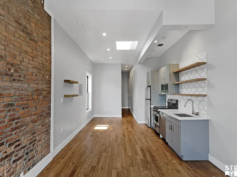 417 Throop Ave #3D — Photo 5