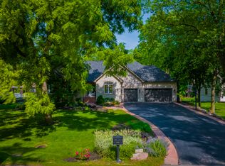 3S635 Mignin Dr, Warrenville, IL