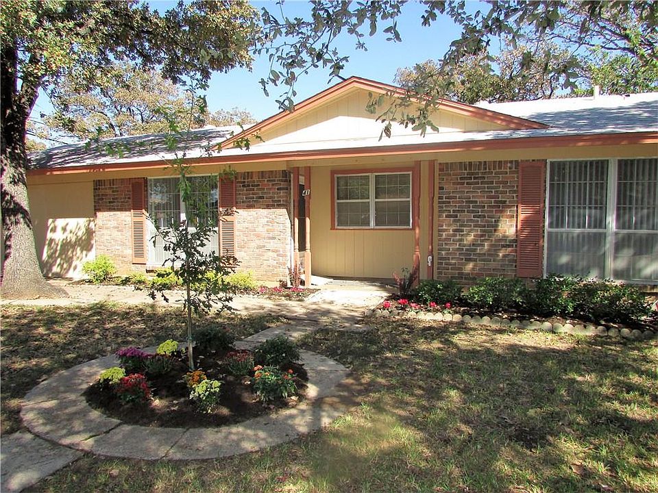 1st image of 41 Regents Park Dr