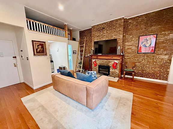 2nd image of 36 W 75th St APT 3B