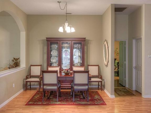 4th image of 30927 Burleigh Dr