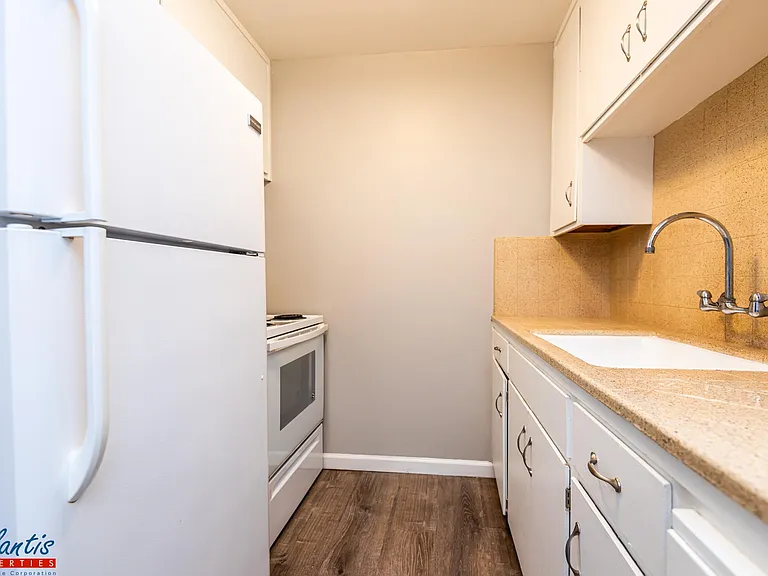 283 E Reed St #5 — Photo 3