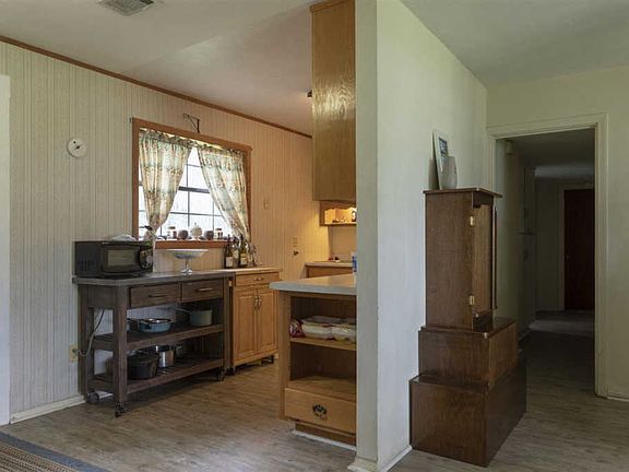 5th image of 15 Dorsay Ln