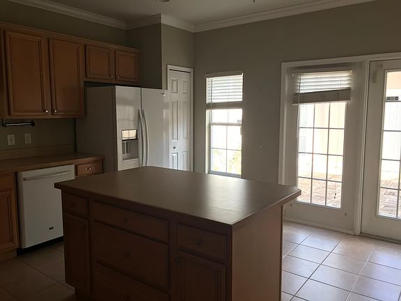 4th image of 9767 Poplar Pl