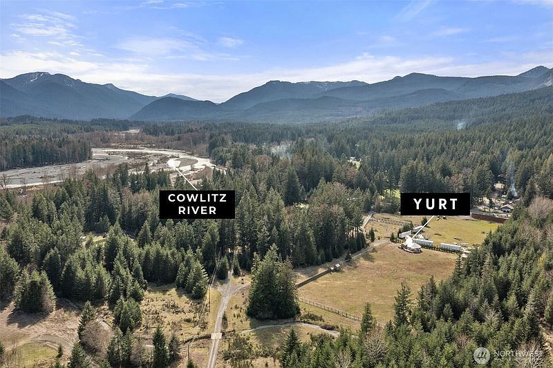 3rd image of 216 Eagle Peak Drive