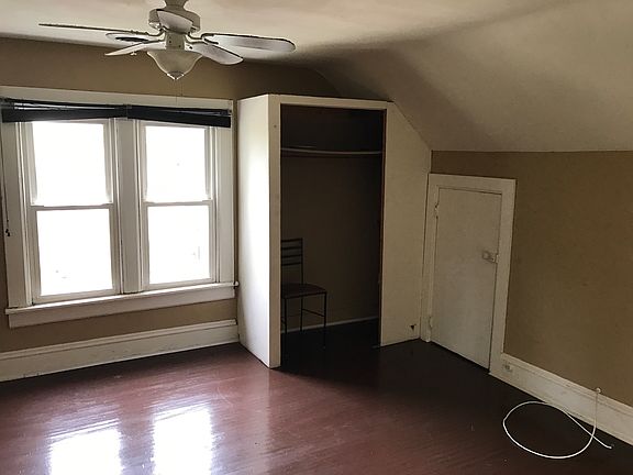 4th image of 604 Jerome Ave