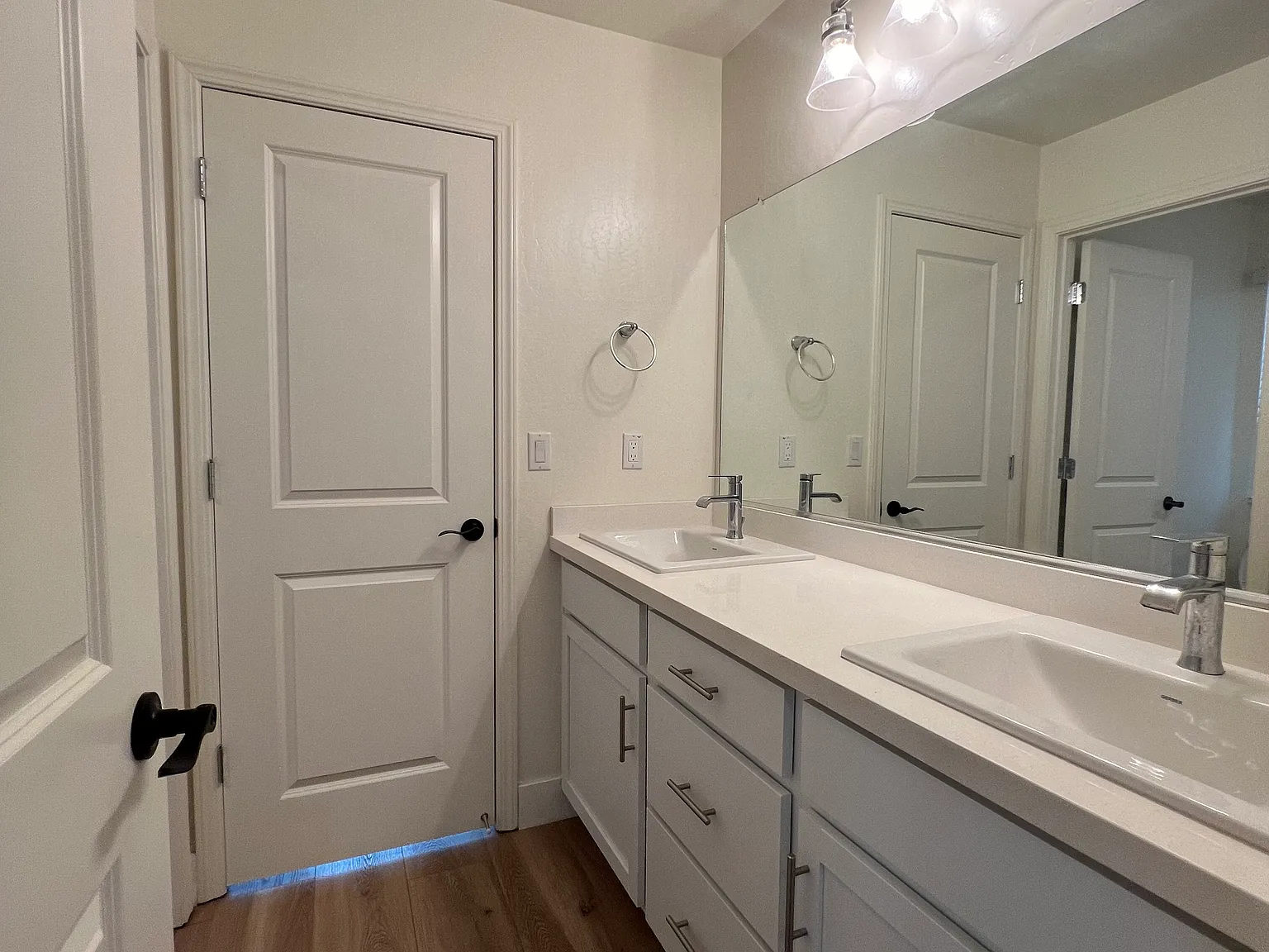 4 bed, 1884 sqft, $2,850 — Photo 4