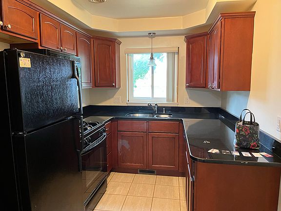 4th image of 1809 Gardenia Ave APT 5