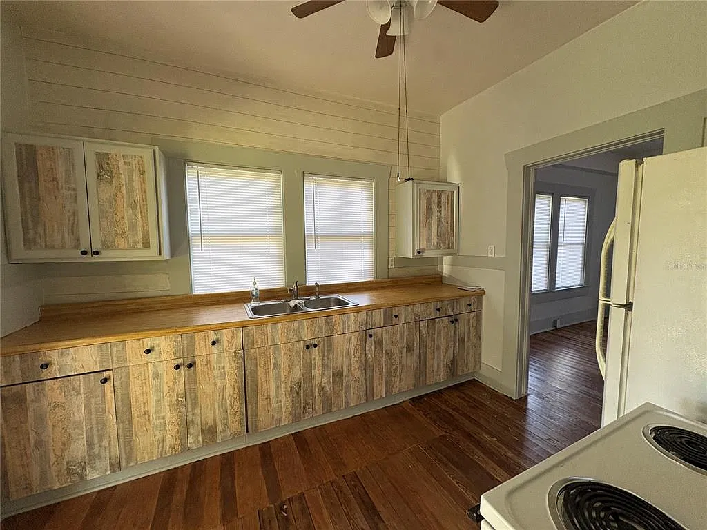 3 bed, 1.0 bath, 960 sqft, $1,395 — Photo 4