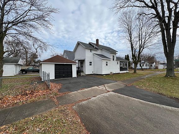 3rd image of 903 N Oakley St