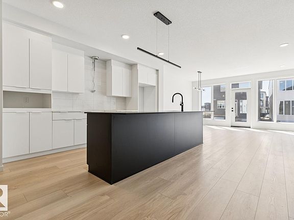 5th image of 436 30th St NW