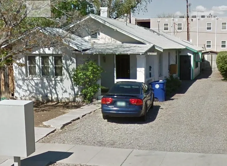 Studio Apartment and parking at rear of 209 Princeton SE