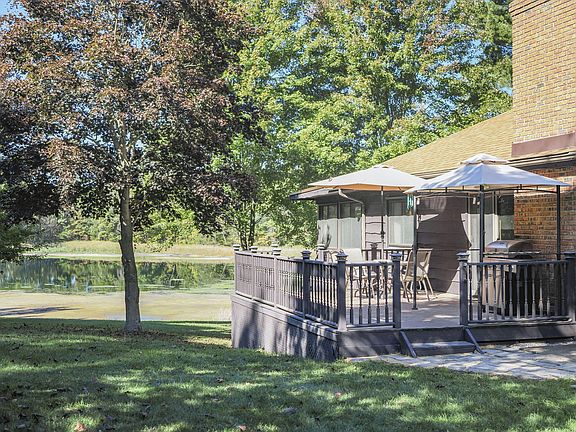 5th image of 9411 N Maple Hill Rd