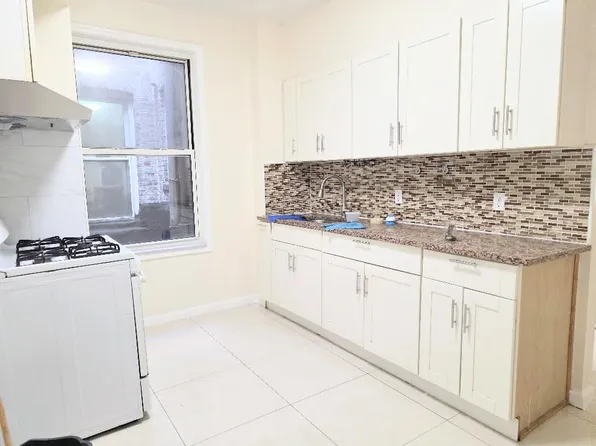 6711 Fifth Avenue image 1 of 11