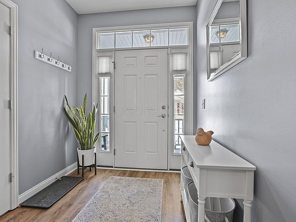 5th image of 1072 Dobbs Ave
