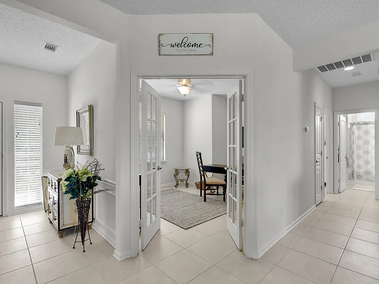 Home office with desk can be 3rd bedroom