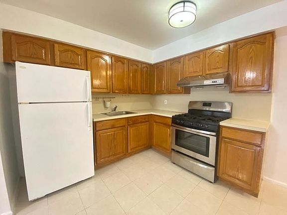 5th image of 1541 74th St #1