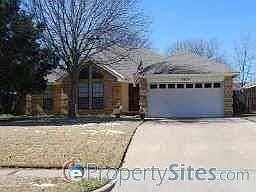 1st image of 909 Wildwood Cir