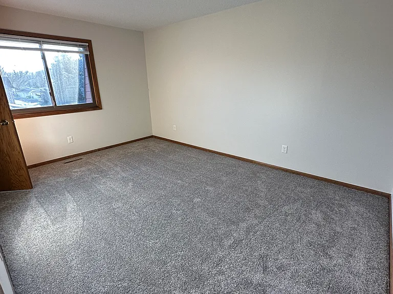 225 Heather Ln #4 — Photo 12
