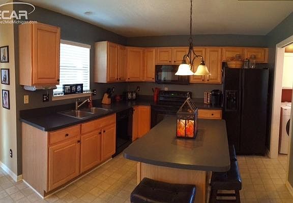 4th image of 4044 Grand Oaks Ct