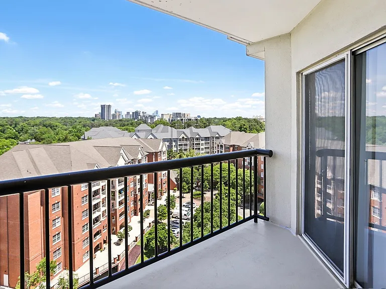 Wesley Townsend Apartments at Buckhead — Photo 20
