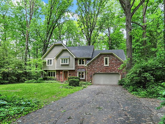 3rd image of 7414 Shadow Wood Dr