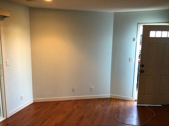 5th image of 451 Willow Ave #453