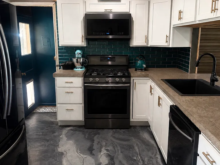 4575 Independence St — Photo 3