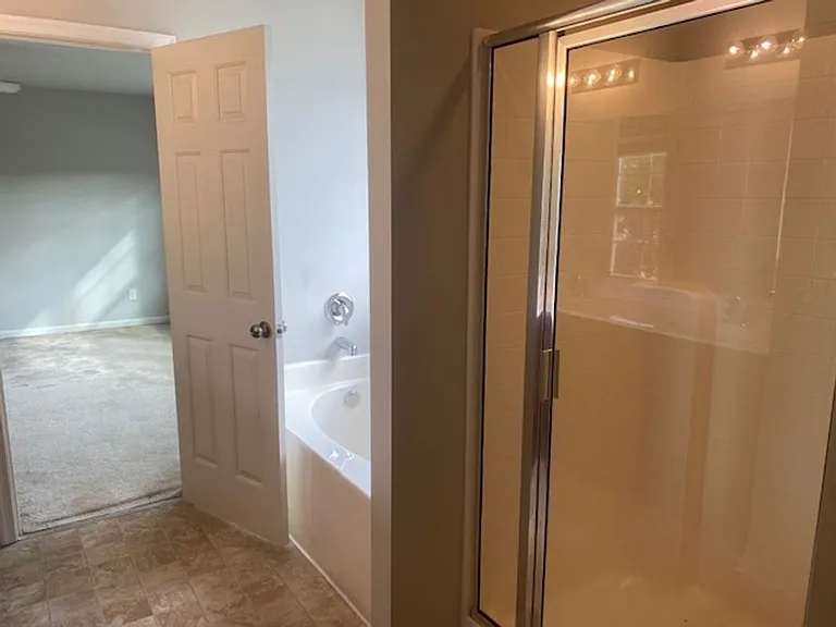 203 Linfoot Ct — Photo 34