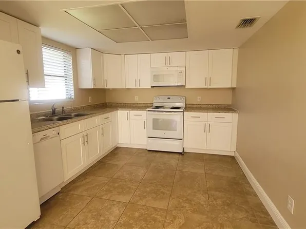 7508 Pebble Beach Rd, Fort Myers, FL 33967